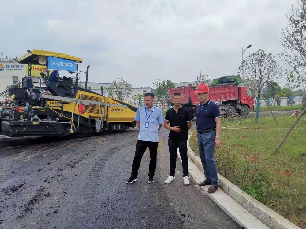 建設(shè)精品工程，鑄就行業(yè)名片，集團(tuán)董事長孔德穩(wěn)蒞臨舜宇光學(xué)路面工程檢查指導(dǎo)工作